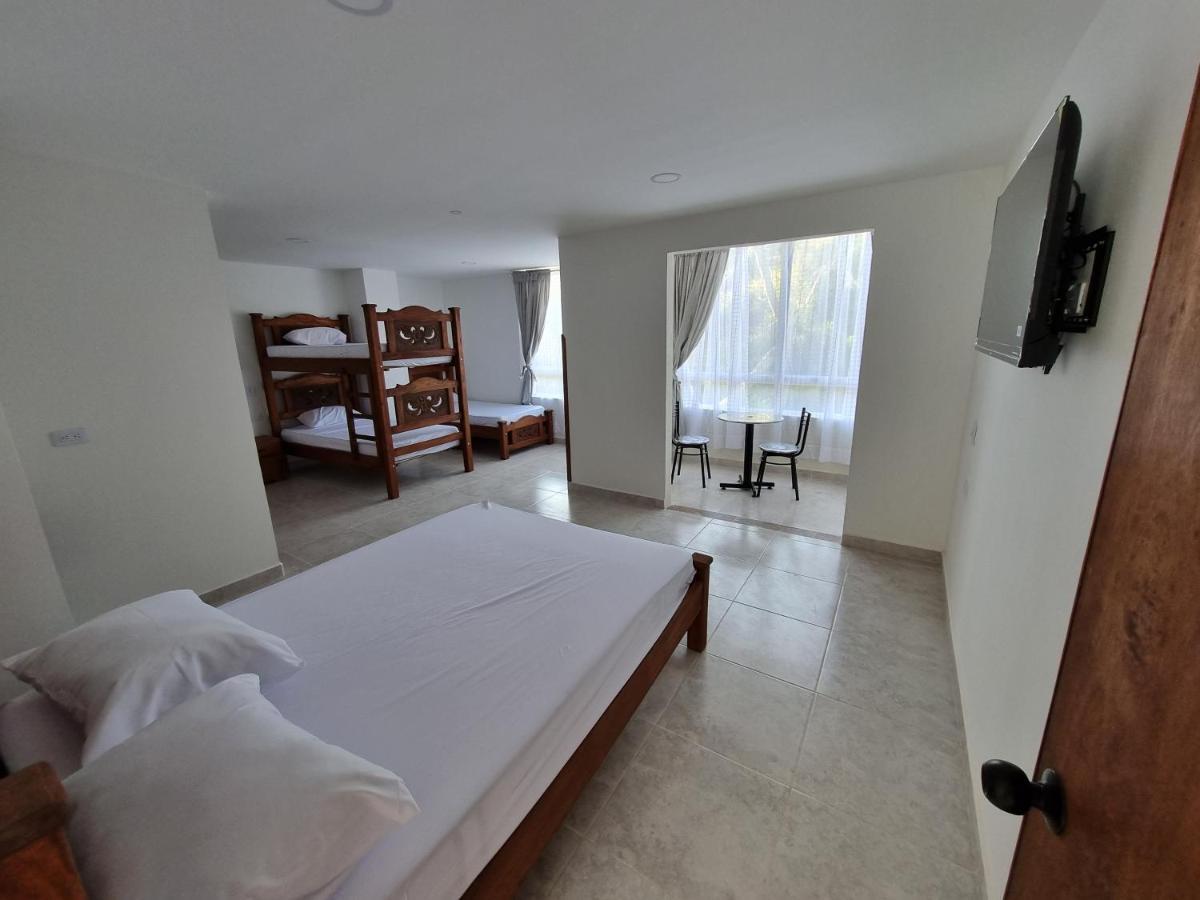 Hotel Antonella Plaza Pinchote Esterno foto