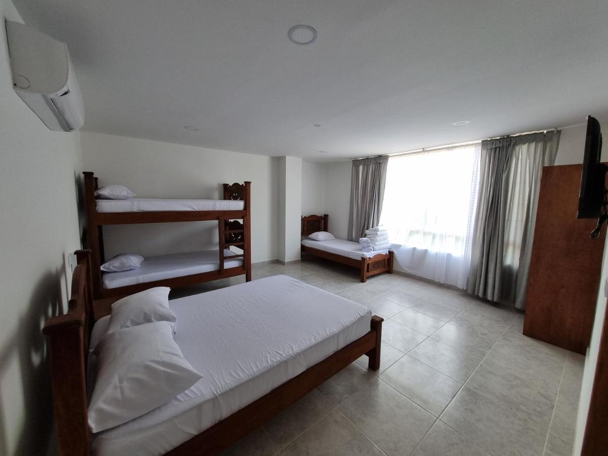 Hotel Antonella Plaza Pinchote Esterno foto