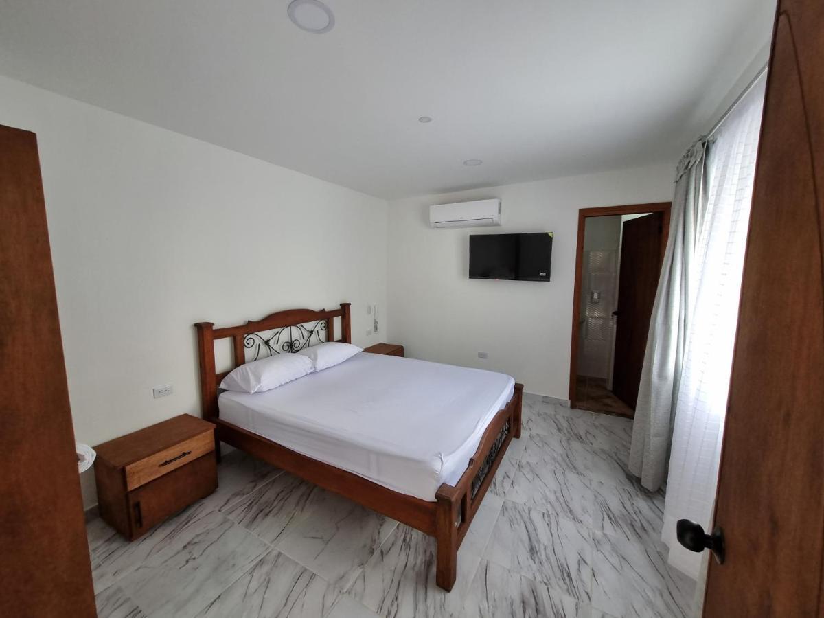 Hotel Antonella Plaza Pinchote Esterno foto