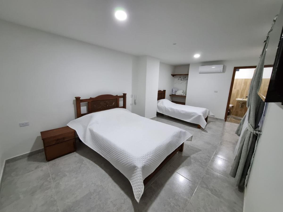 Hotel Antonella Plaza Pinchote Esterno foto